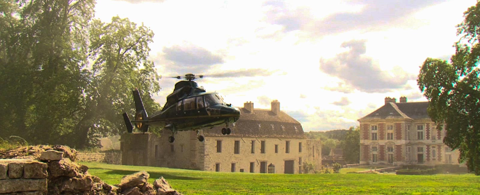 hélicoptère dans le parc du château lors d'un séminaire d'entreprise